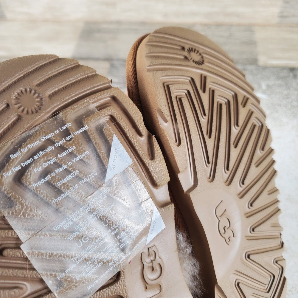 UGG Cozy II Girls Slippers Sz 11 Chestnut Suede Comfort Round Toe Indoor Shoes - Picture 9 of 10